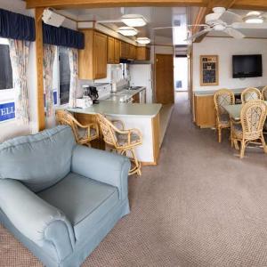 Pleasure Cove Resort & Marina photo