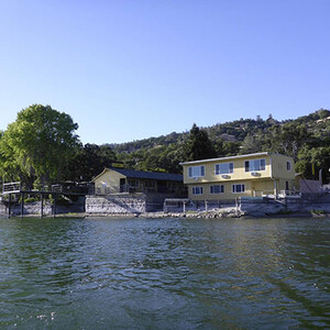 Lake Marina Inn photo