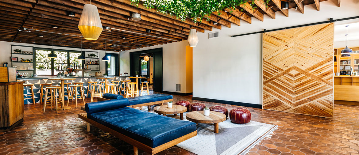 Pool and cabanas at Calistoga Motor Lodge & Spa