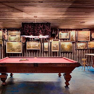 pool table Game room