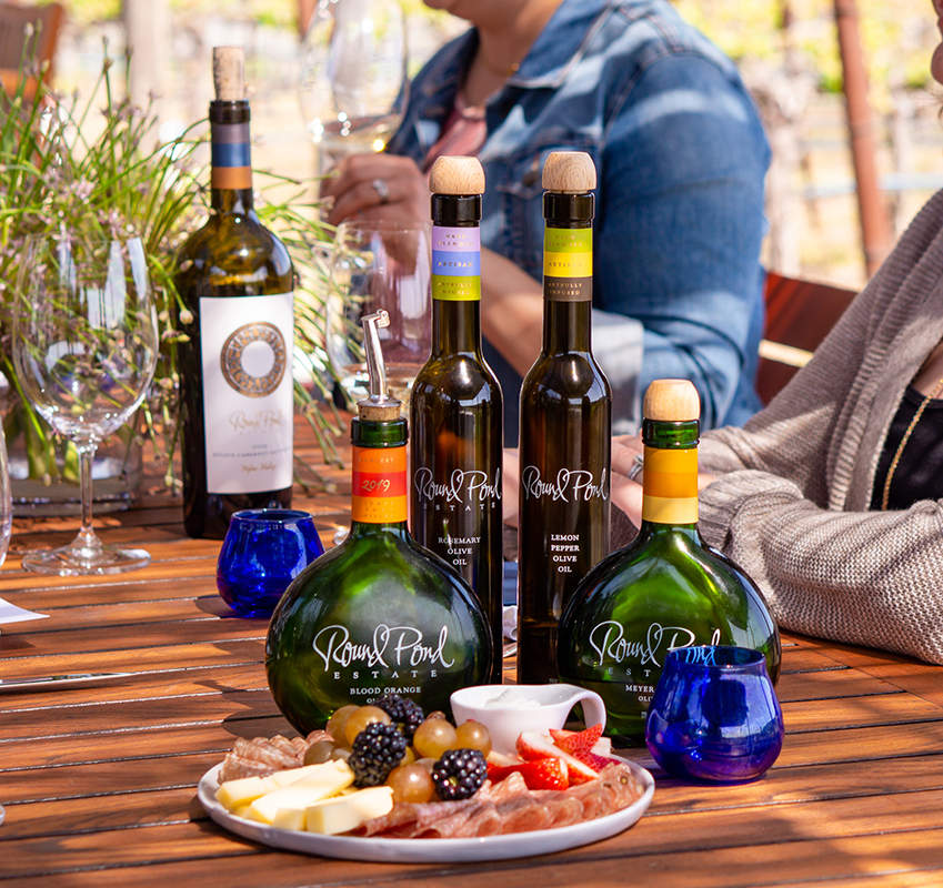 outdoor wine and food tasting at Round Pond Estate